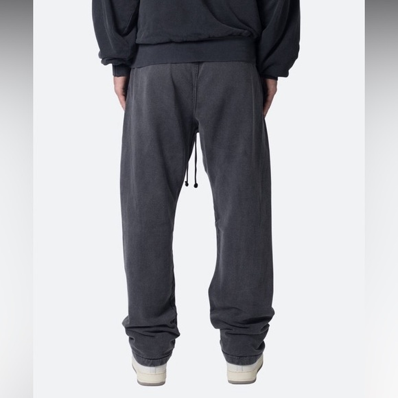 MNML Relaxed Everyday Sweatpants - Picture 4 of 4